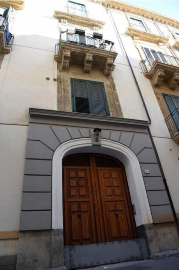 Ballarhouse Palermo Exteriör bild